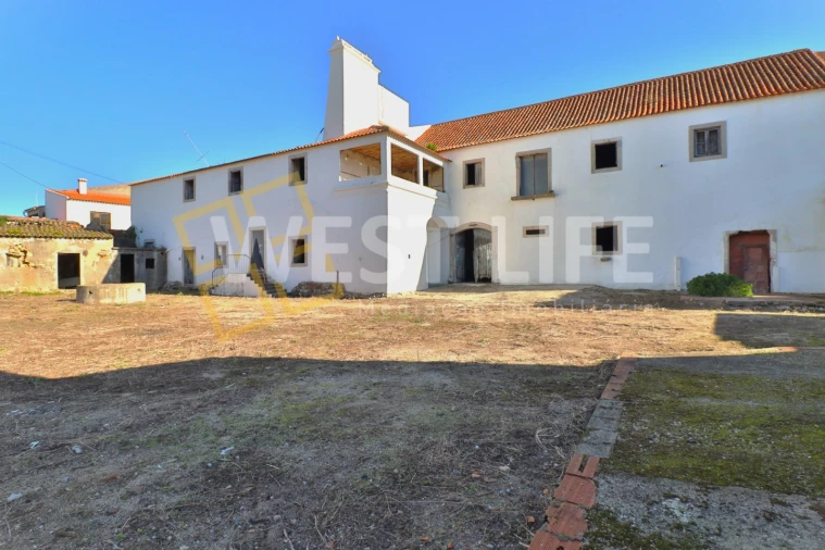 Moradia T10 para Venda em Vau Foto 21