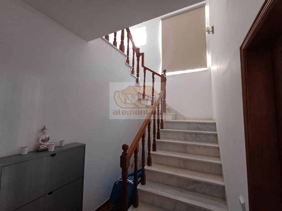 Moradia T5 para Venda em Carvalhal Foto 3