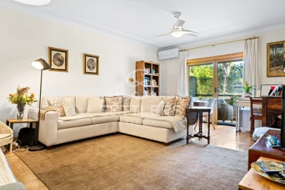 Apartamento T2 para Venda em Santa Maria e São Miguel, São Martinho, São Pedro Penaferrim