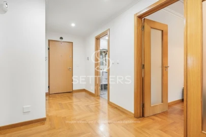 Apartamento T2 para Venda em Santa Maria e São Miguel, São Martinho, São Pedro Penaferrim