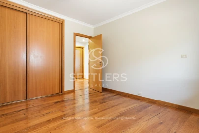 Apartamento T2 para Venda em Santa Maria e São Miguel, São Martinho, São Pedro Penaferrim