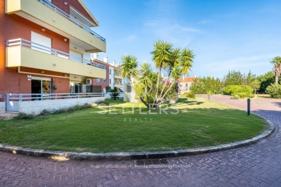 Apartamento T2 para Venda em Santa Maria e São Miguel, São Martinho, São Pedro Penaferrim