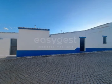 Moradia T2 para Venda em Santa Vitória e Mombeja