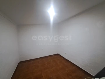 Moradia T2 para Venda em Santa Vitória e Mombeja