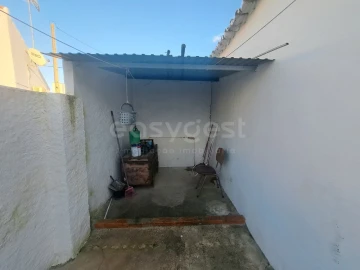 Moradia T2 para Venda em Santa Vitória e Mombeja