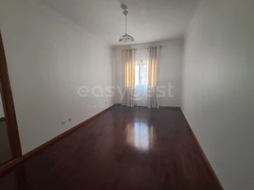 Apartamento T2 para Venda em São João Baptista e Santa Maria dos Olivais