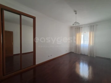 Apartamento T2 para Venda em São João Baptista e Santa Maria dos Olivais