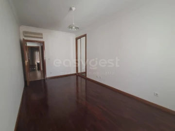 Apartamento T2 para Venda em São João Baptista e Santa Maria dos Olivais