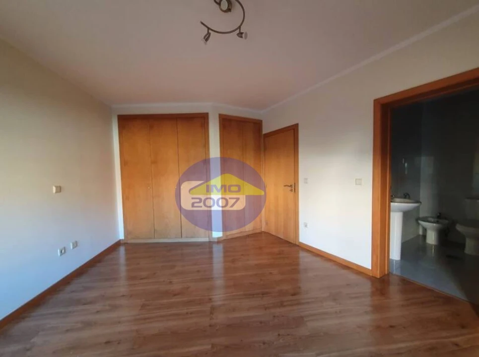 Apartamento T3 para Venda em Canelas Foto 7