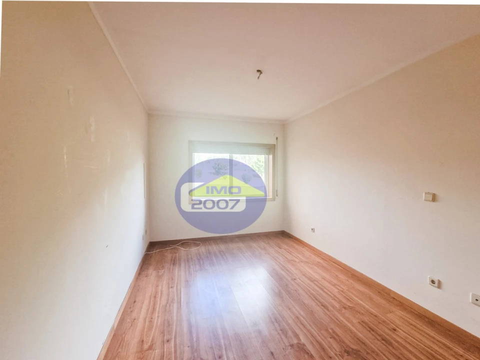 Apartamento T3 para Venda em Canelas Foto 8