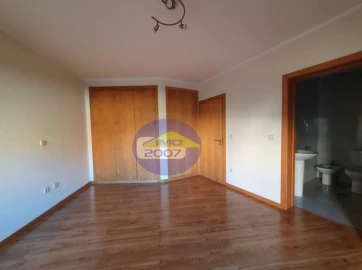 Apartamento T3 para Venda em Canelas