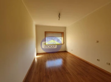 Apartamento T3 para Venda em Canelas