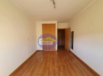 Apartamento T3 para Venda em Canelas