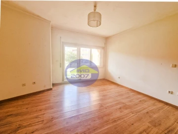 Apartamento T3 para Venda em Canelas