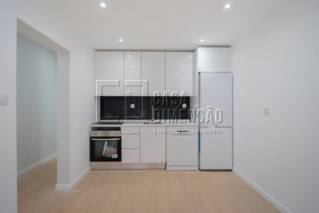 Apartamento T1 para Venda em Águas Livres Foto 7