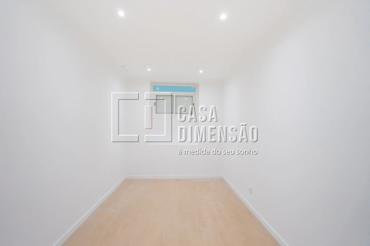 Apartamento T1 para Venda em Águas Livres Foto 14