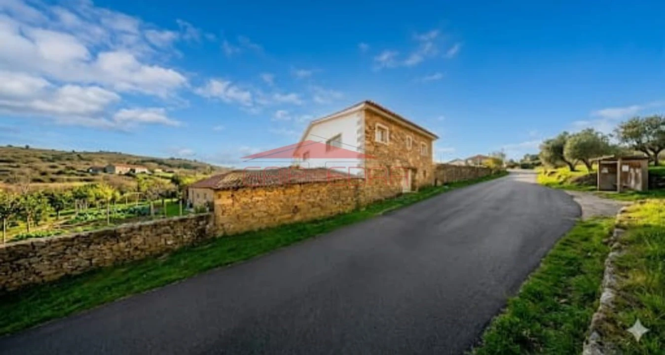 Moradia T3 para Venda em Bornes de Aguiar Foto 6