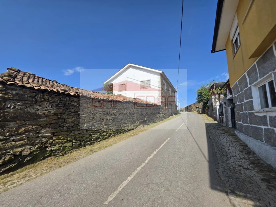 Moradia T3 para Venda em Bornes de Aguiar Foto 2