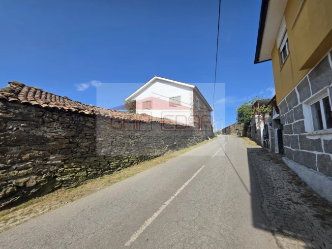 Moradia T3 para Venda em Bornes de Aguiar Foto 2