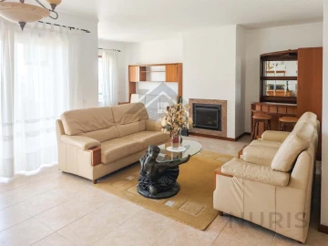 Apartamento T2 para Arrendamento em Portimão