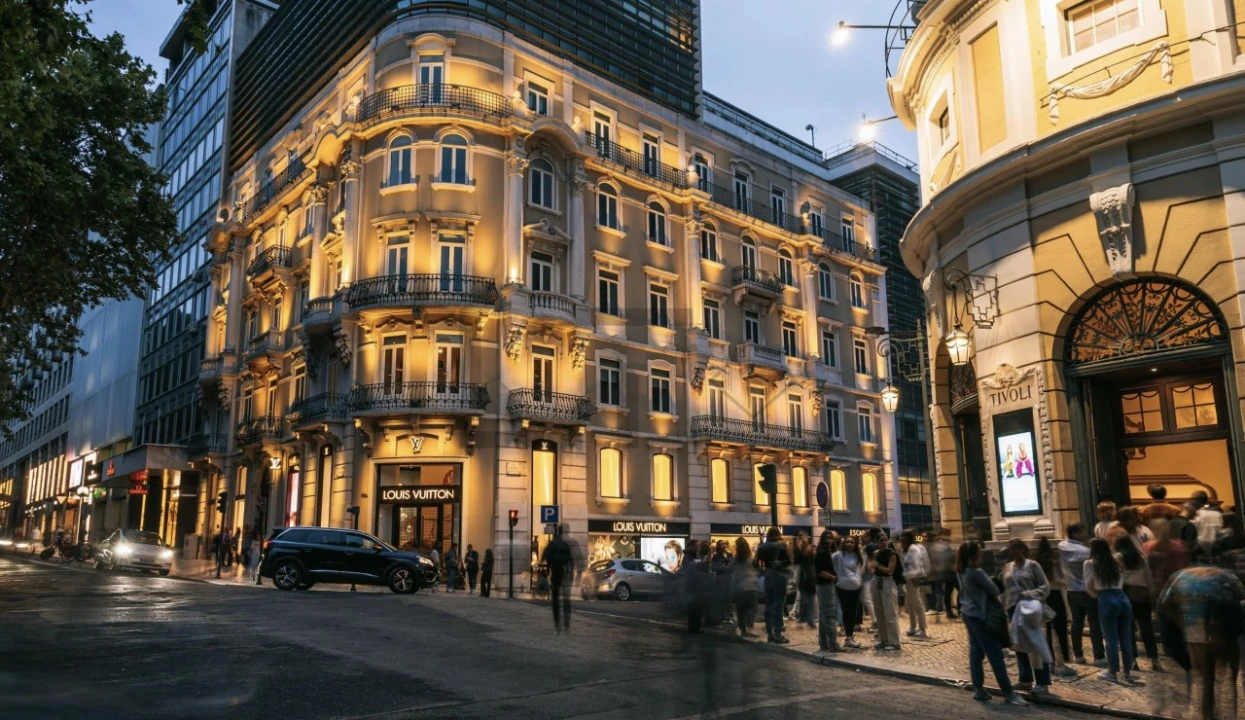 Loja para Arrendamento em Santo António Foto 3