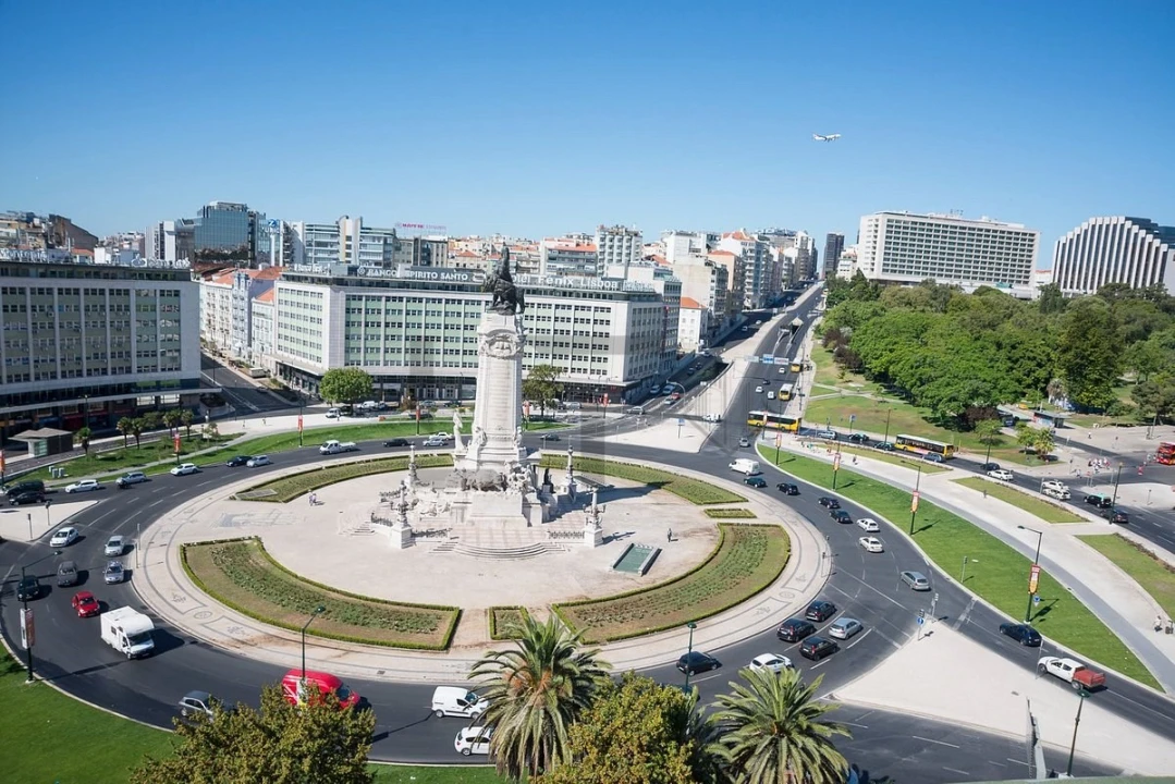 Loja para Arrendamento em Avenidas Novas Foto 17