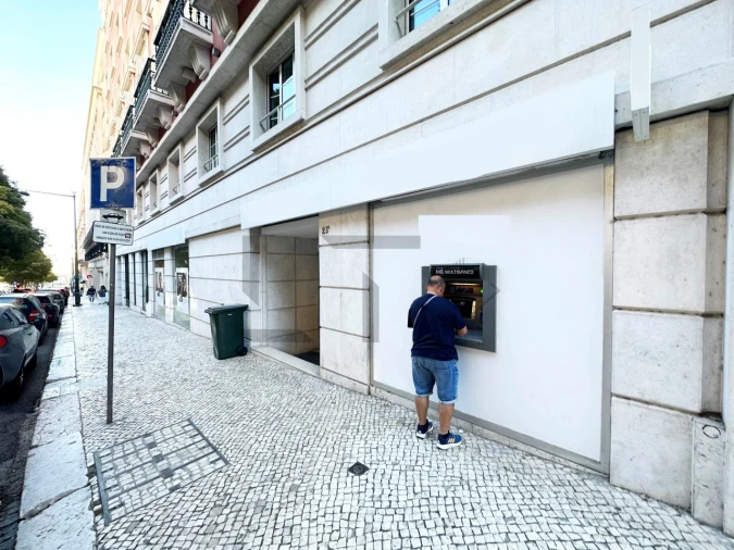 Loja para Arrendamento em Avenidas Novas Foto 4