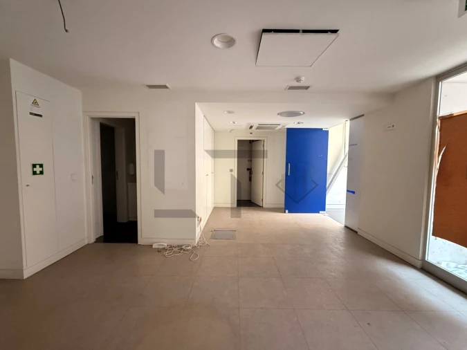 Loja para Arrendamento em Avenidas Novas Foto 9