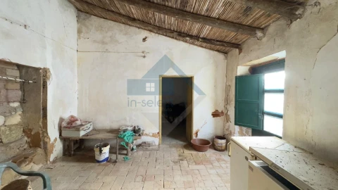 Moradia T2 para Venda em Loule (São Sebastião)