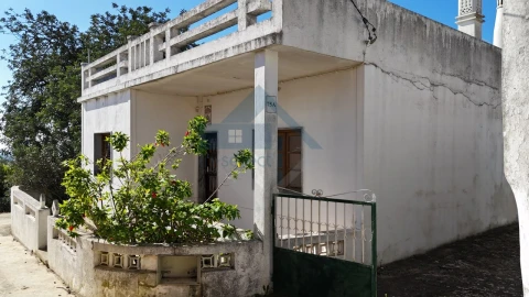 Moradia T2 para Venda em Loule (São Sebastião)