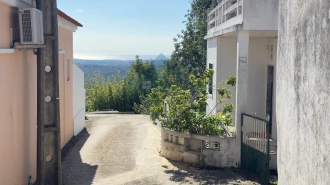 Moradia T2 para Venda em Loule (São Sebastião)