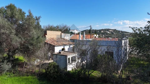 Moradia T2 para Venda em Loule (São Sebastião)