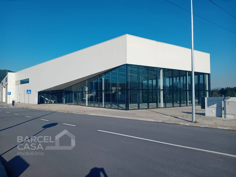 Armazém para Arrendamento em Silveiros e Rio Covo (Santa Eulália) Foto 1