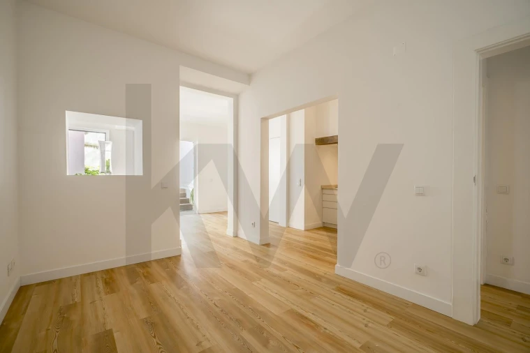 Apartamento T2 para Arrendamento em Campo de Ourique Foto 3