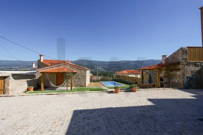 Moradia T5 para Venda em Santa Comba