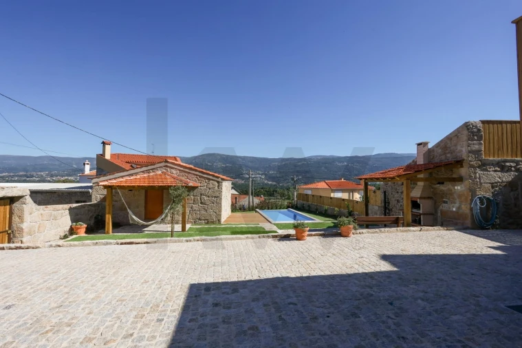 Moradia T5 para Venda em Santa Comba Foto 4