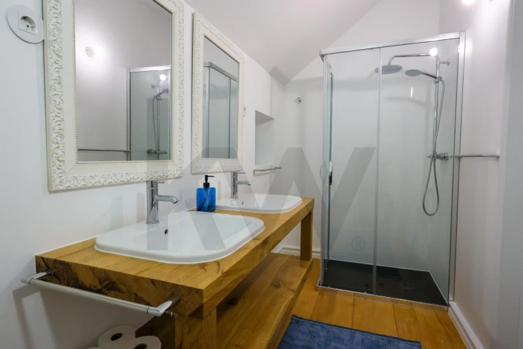 Moradia T5 para Venda em Santa Comba Foto 13