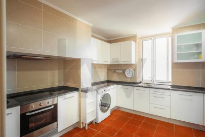 Moradia T4 para Venda em Caniço