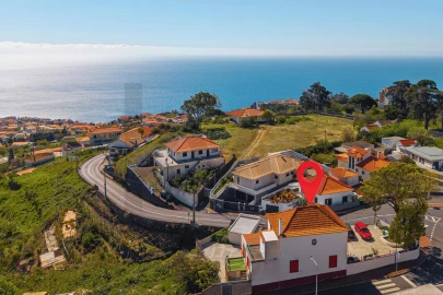 Moradia T4 para Venda em Caniço
