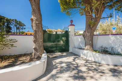 Moradia T4 para Venda em Caniço