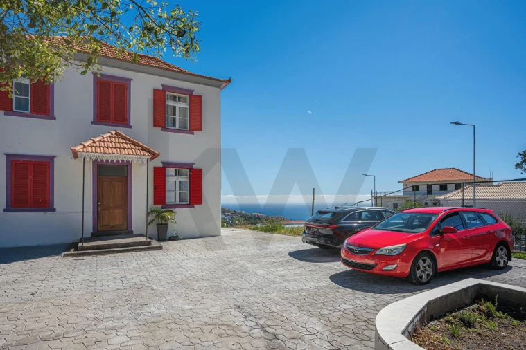 Moradia T4 para Venda em Caniço Foto 10