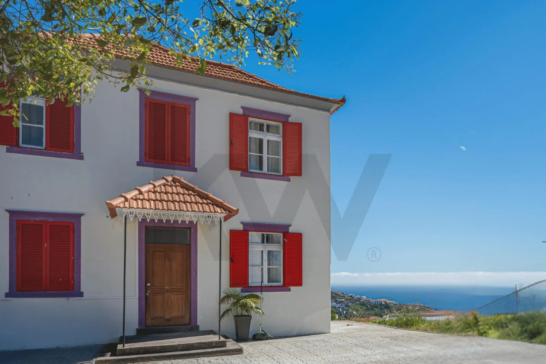 Moradia T4 para Venda em Caniço Foto 1