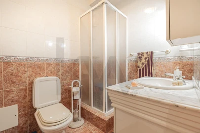 Apartamento T2 para Venda em Oeiras e São Julião da Barra, Paço de Arcos e Caxias