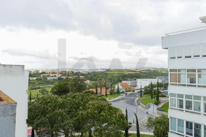 Apartamento T2 para Venda em Oeiras e São Julião da Barra, Paço de Arcos e Caxias