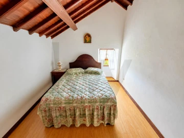 Moradia T7 para Venda em Vila do Porto