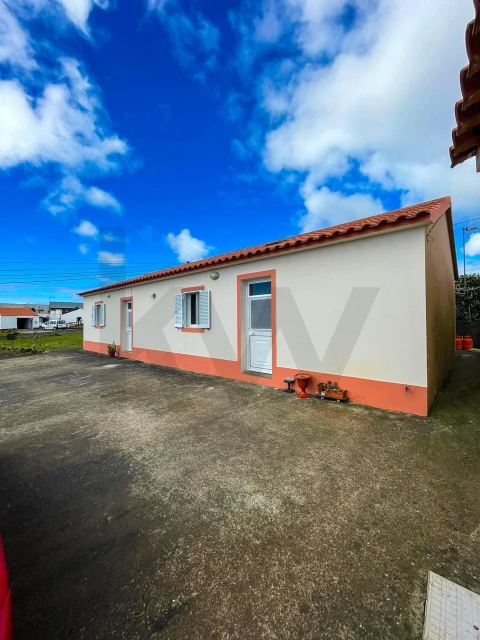 Moradia T7 para Venda em Vila do Porto