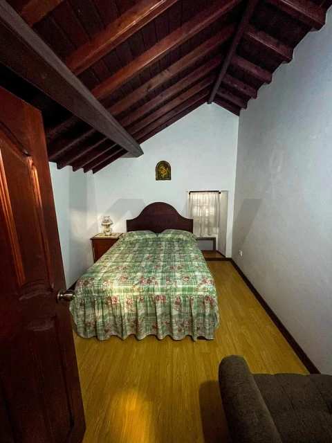 Moradia T7 para Venda em Vila do Porto