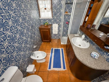 Moradia T7 para Venda em Vila do Porto