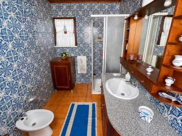 Moradia T7 para Venda em Vila do Porto