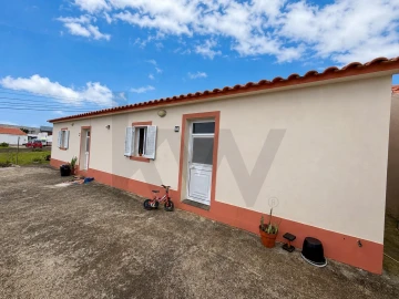 Moradia T7 para Venda em Vila do Porto